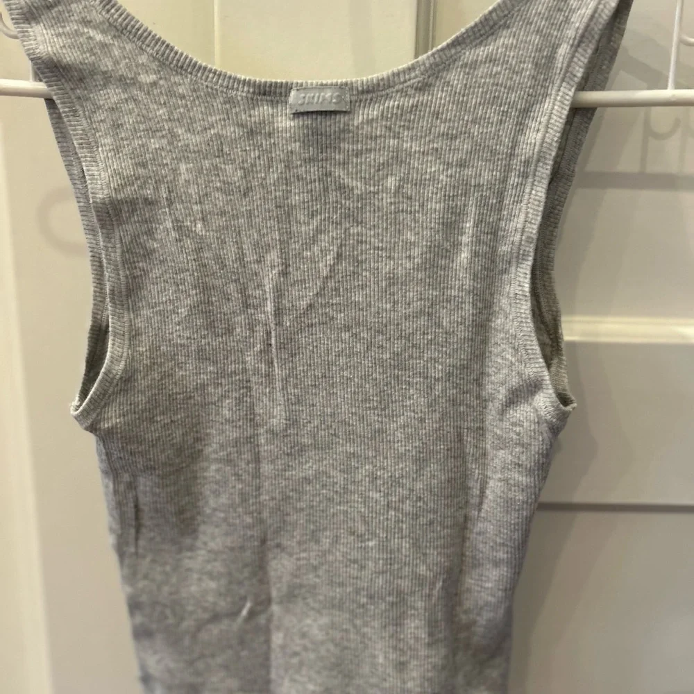 Skims Tank Top - Picture 2 of 2
